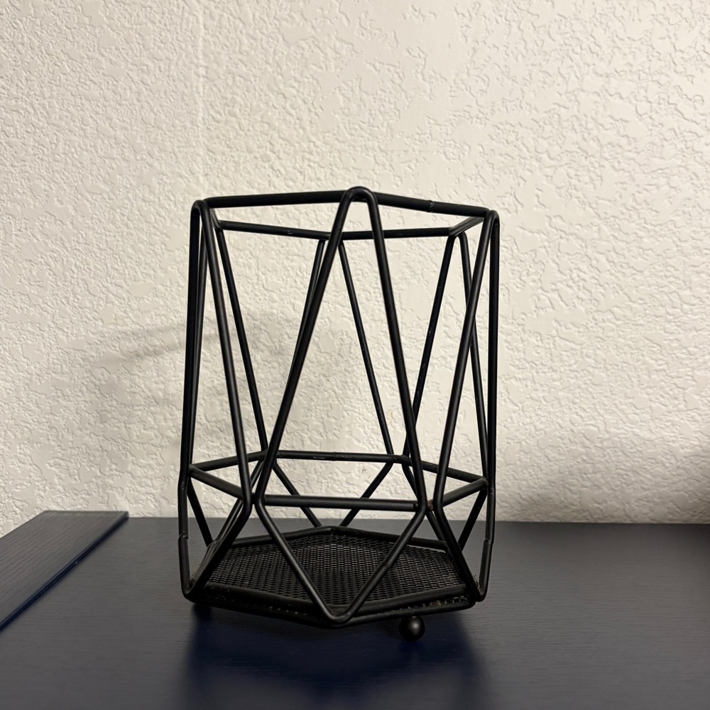 Geometric Metal Candle Holder - Black